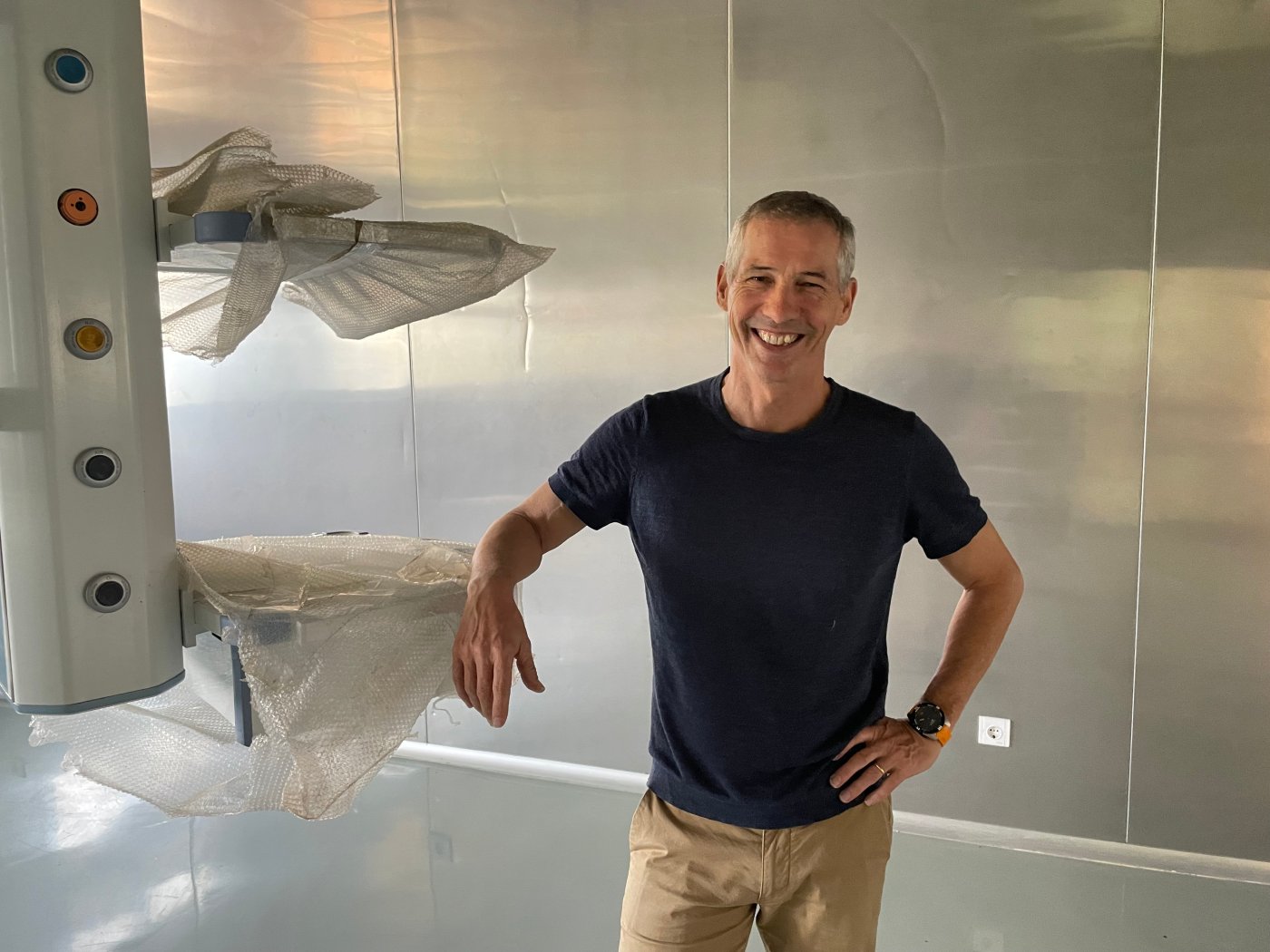 Michael Weller dans une nouvelle salle d'op&eacute;ration